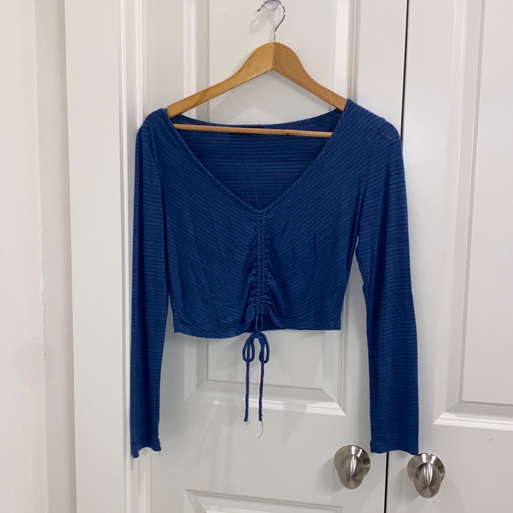Blue long sleeve crop top